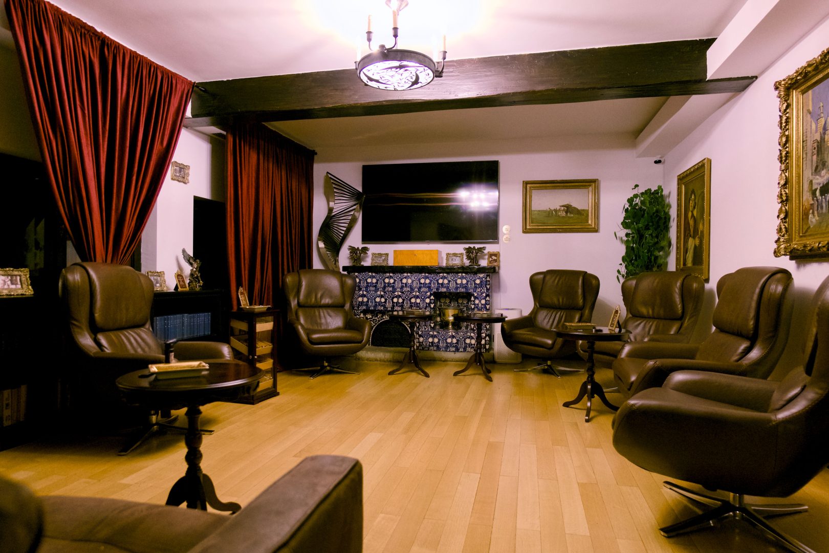 Art. History. Experience. – Descoperă Casa Tătărăscu ca locație filmări București unică